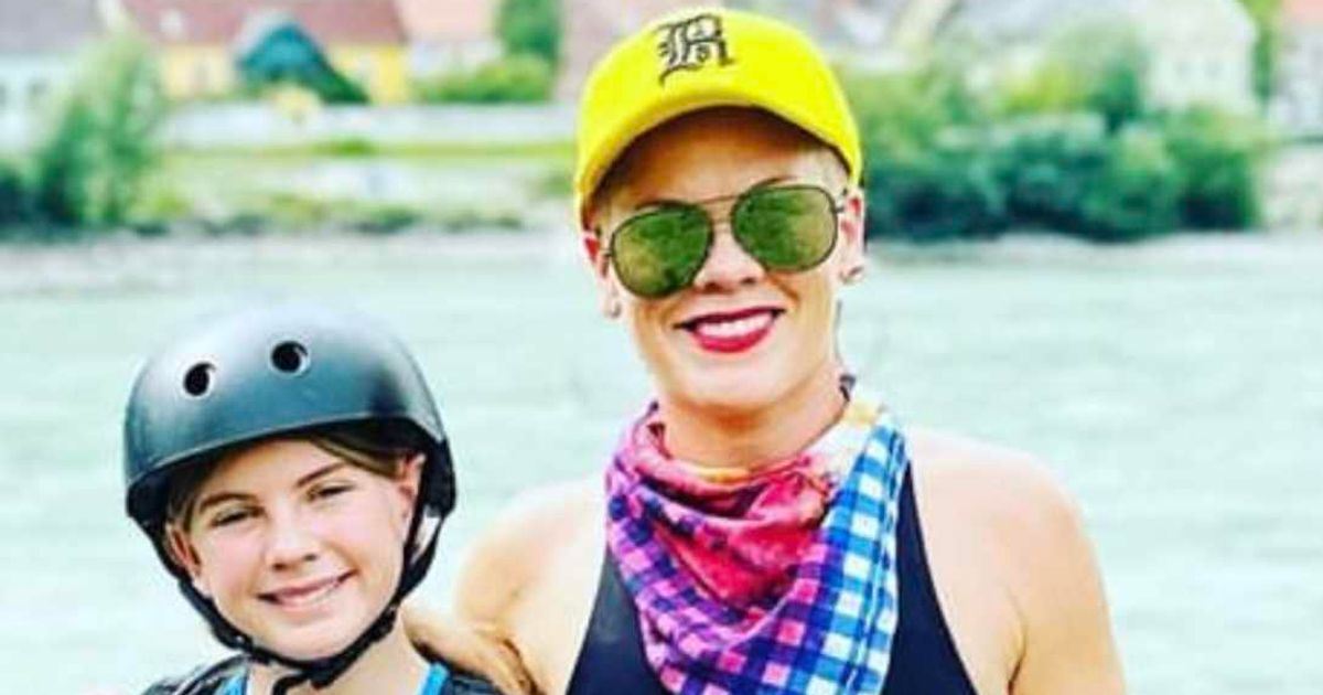 Pink tears up as she bids goodbye to daughter Willow from Summer Carnival Tour to 'follow her dream' of theater 
