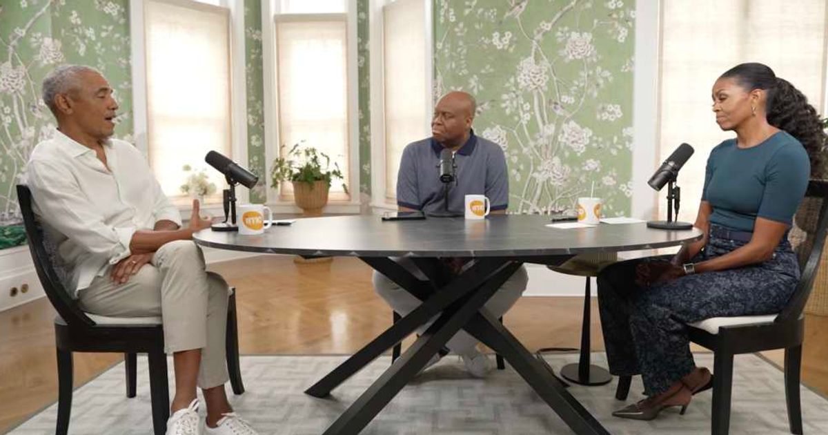 Expert says Michelle Obama's body language hints divorce 'was on the table' despite podcast denial