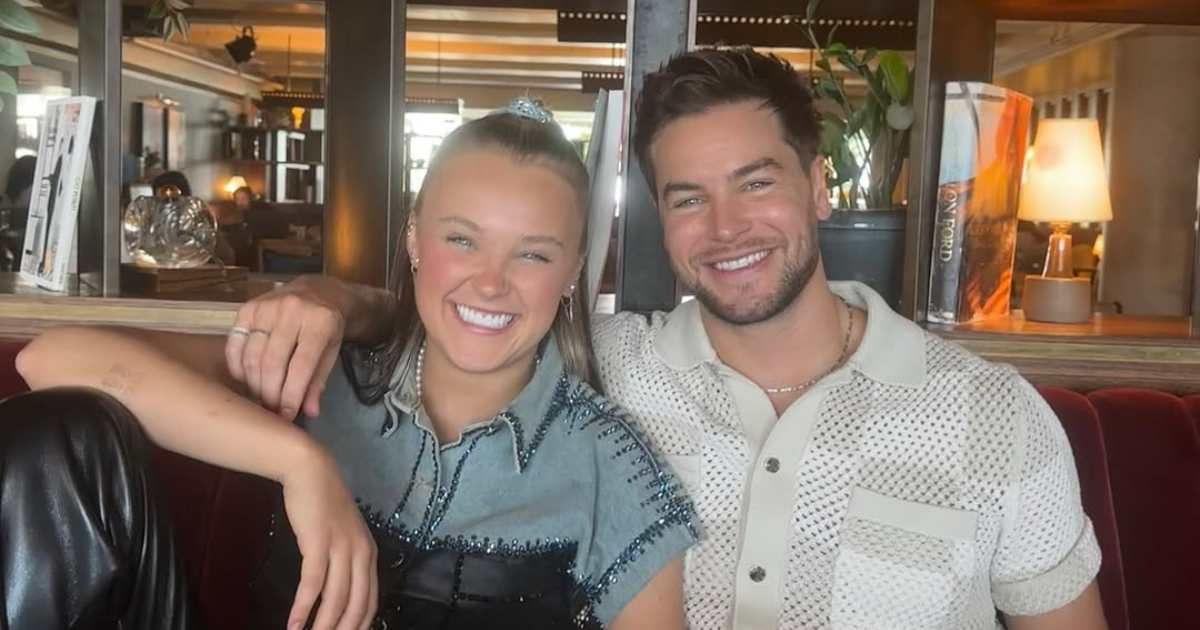 JoJo Siwa bursts into tears over boyfriend Chris Hughes’ comment on her hairline: ‘Lucky lucky girl I am’
