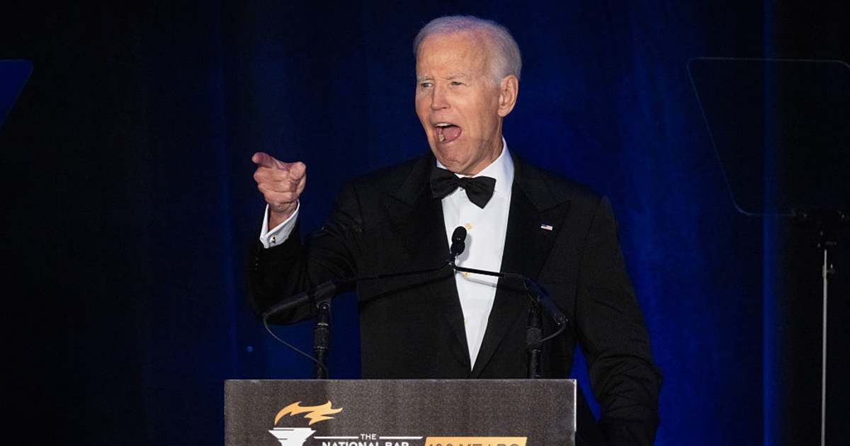 Biden appears confused at National Bar Association gala as he slurs during speech and lashes out at Trump