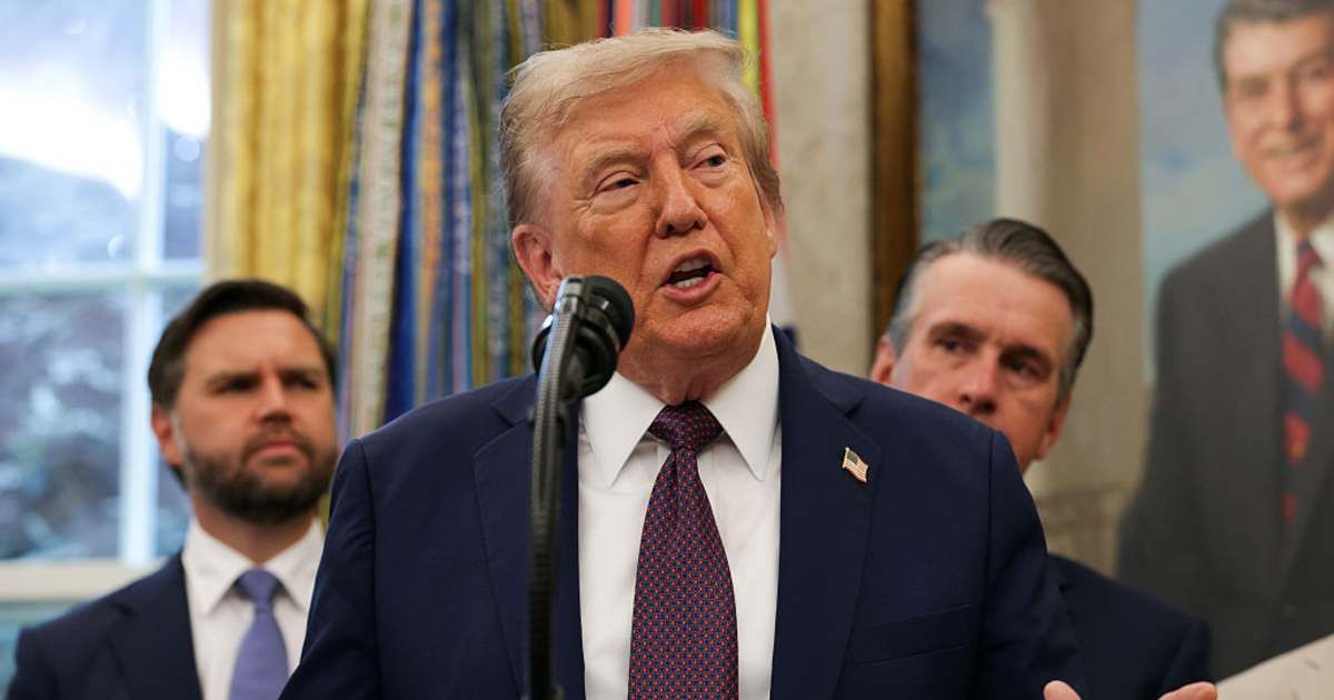 Body language expert says Trump appears ‘low on energy', defensive on health after death rumors