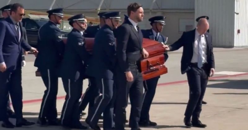 JD Vance accompanies Charlie Kirk’s casket aboard Air Force Two to Arizona