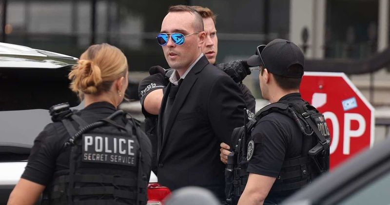 Secret Service arrests man who scaled White House fence during Trump-Netanyahu meeting