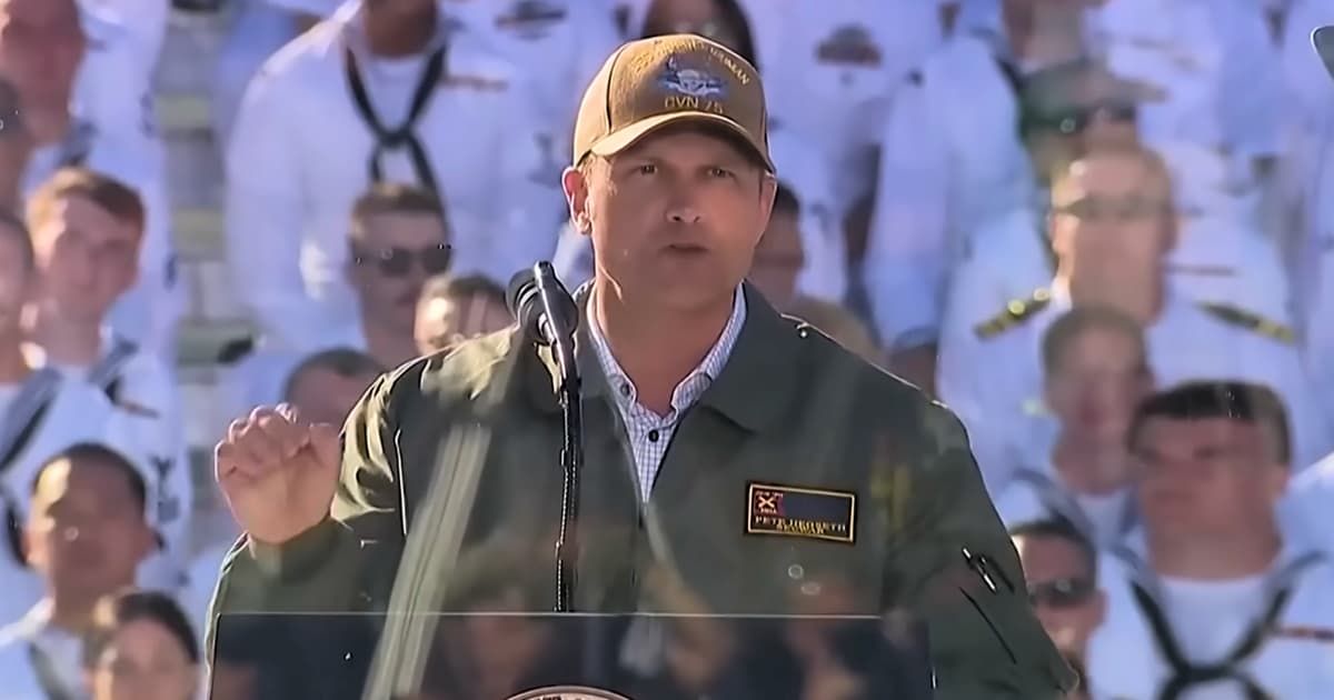 Pete Hegseth targeted diversity, equity, and inclusion programs in his speech at the Navy’s 250th anniversary celebration on Sunday, October 5 (Screengrab/Diario AS/YouTube)