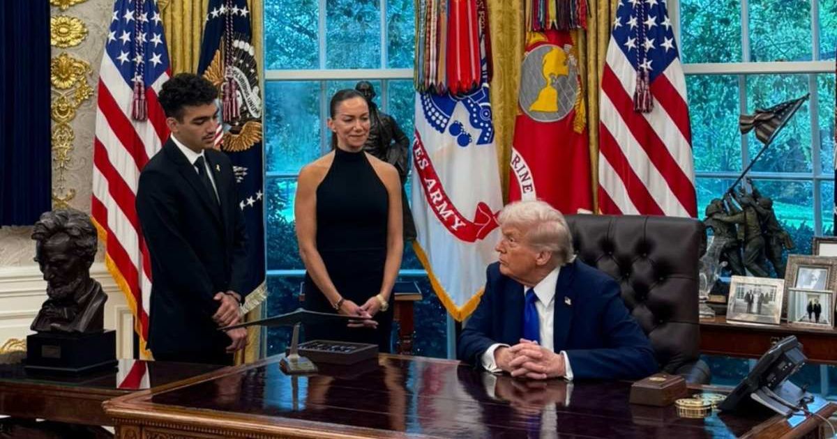 Donald Trump met Edan Alexander, who spent 584 days as a hostage of Hamas, for the second time at the White House on the anniversary of the October 7 attacks (@PressSec/X)