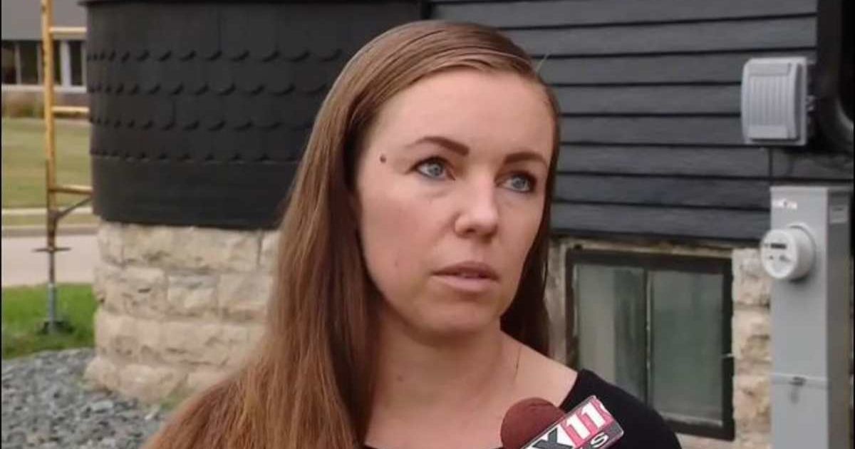 Katie Neubauer said volunteers at the Winnebago County Democratic Party booth gave the bracelet to her 8-year-old son (@Fox11/YouTube/Screengrab)