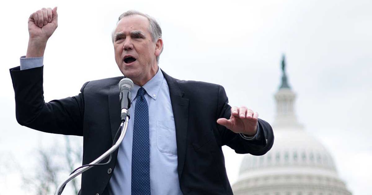 Senator Jeff Merkley took to the Senate floor on Tuesday evening, October 21, and protested Trump’s leadership in a marathon speech (Getty Images)