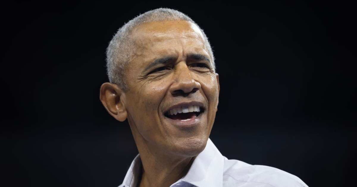 An online rumor claimed Barack Obama damaged the White House to add a basketball court (Scott Olson/Getty Images)