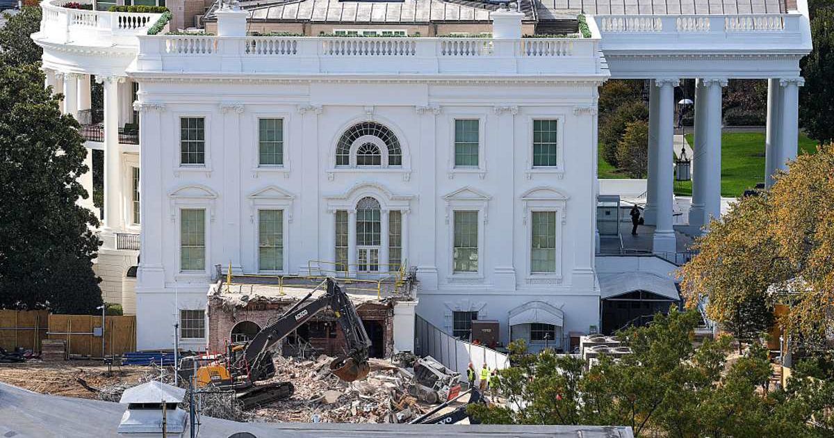 A viral post claimed Donald Trump was selling debris from the demolished White House East Wing (Getty Images)