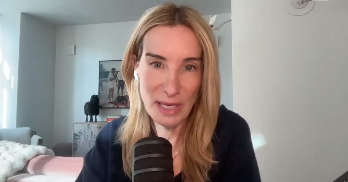 Jennifer Welch addressed political divisions during her podcast in Los Angeles in October 2025 (@CollinRugg/X)