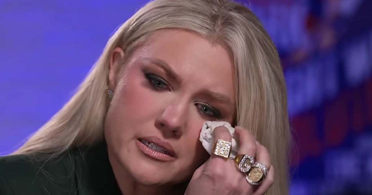 Erika Kirk recalled what officers told her about seeing Charlie Kirk’s body (@ThePatriotOasis/X)