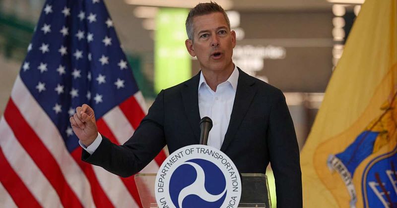 Fact Check: Did Transportation Secretary Sean Duffy say pilots don’t need air traffic controllers?