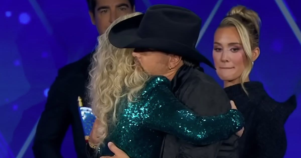 Erika Kirk’s stage hug with Jason Aldean drew the most attention after Jason Aldean and Brittany Aldean introduced her during the ceremony (@a94400cf/TikTok)