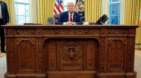 Fact Check: Did Trump move Resolute Desk from White House to Mar-a-Lago?