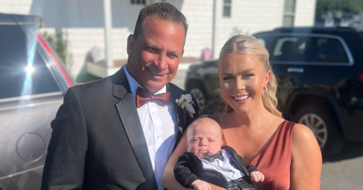 Karoline Leavitt acknowledges the ‘unusual’ 32-year age gap with her husband, Nicholas Riccio, on the ‘Pod Force One’ with Miranda Devine podcast
(@karolineleavitt/Instagram)