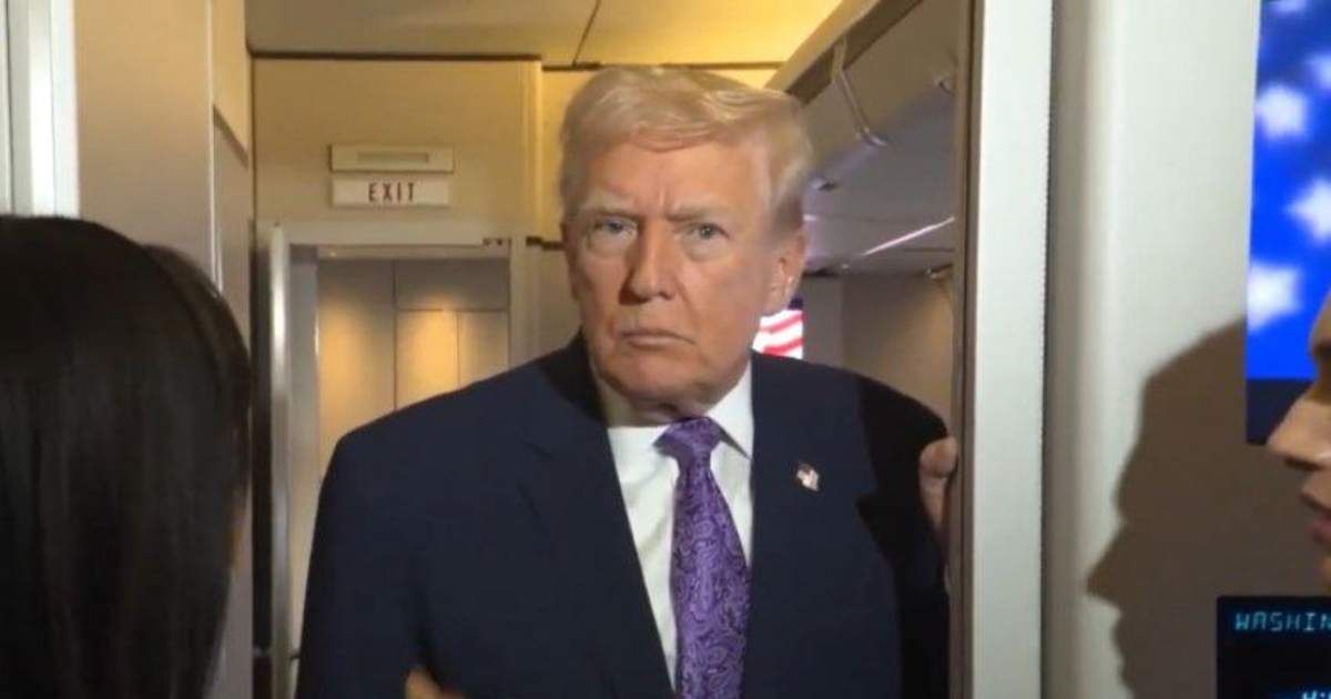 Donald Trump said aboard Air Force One that he would “absolutely” de-naturalize immigrants with criminal records and target 19 “crime-ridden” countries (@RapidResponse47/X)