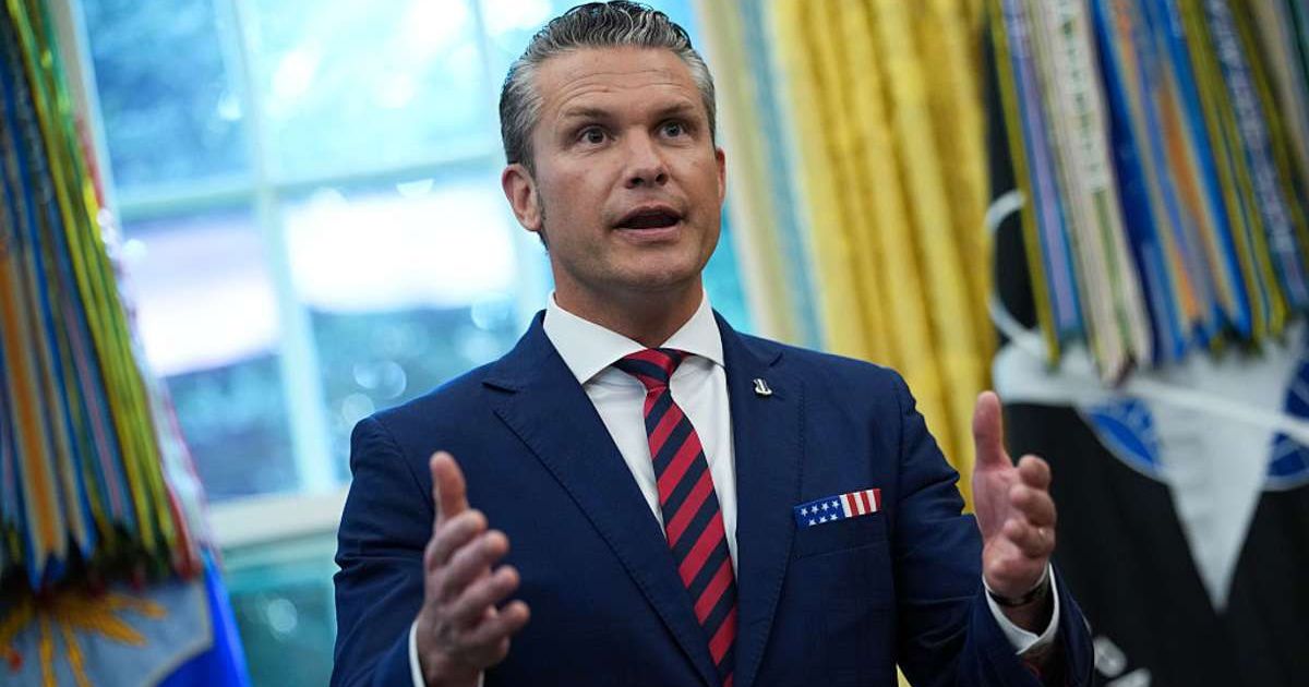 Pete Hegseth denied seeing survivors as he recalled a chaotic scene during the boat strike and blasted 'air‑conditioned' critics during the Cabinet meeting (Getty Images)