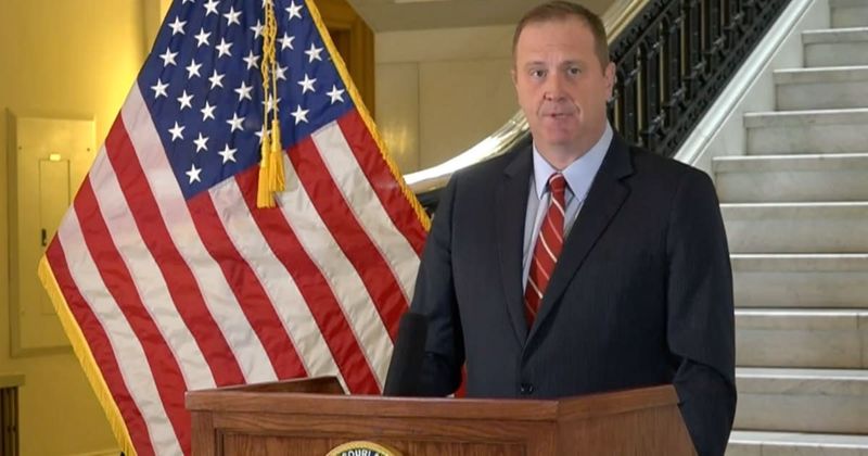 GOP Eric Schmitt clashes with ABC host over Trump’s pardon of Hernández: 'Your ratings are so bad'