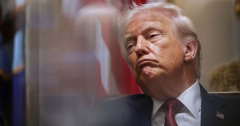 Trump appears to doze off during Cabinet meeting amid growing concerns over his health