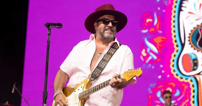 The Mavericks frontman Raul Malo, 60, dies after a long battle with cancer