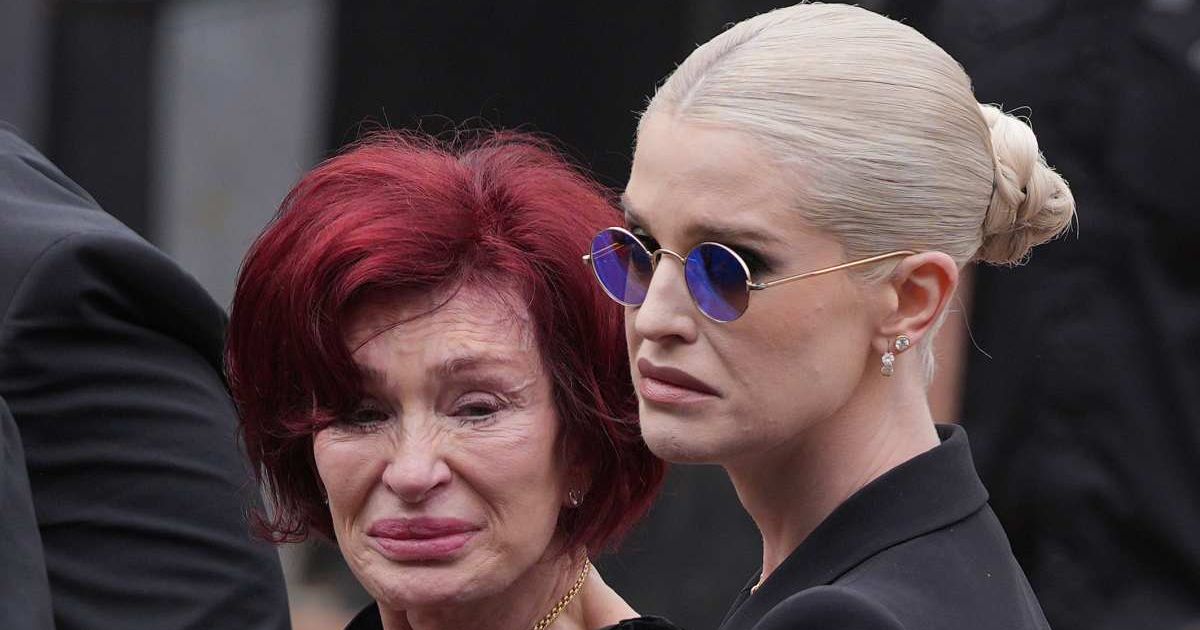 Kelly Osbourne said cruel comments about her appearance are hurtful, explaining she’s grieving Ozzy Osbourne’s death and focusing entirely on her family (Getty Images)