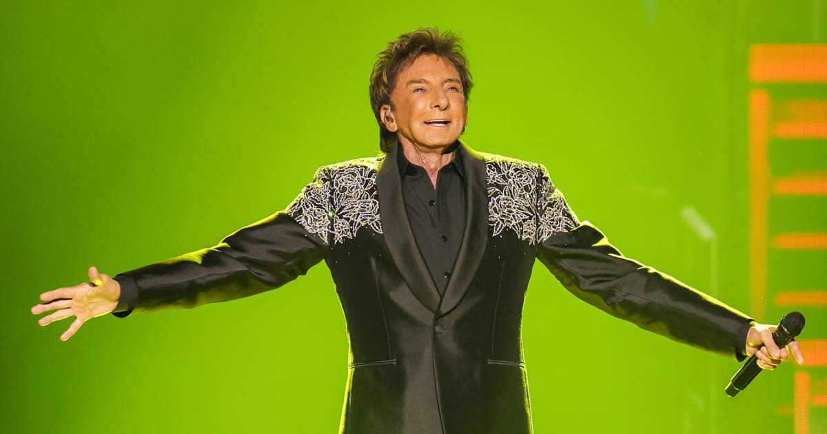 Barry Manilow said that concerts in Florida, South Carolina, and Georgia were postponed to spring as he focused on recovery (Mat Hayward/Getty Images)