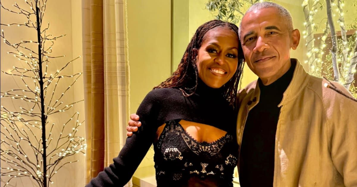 Former President Barack Obama and former first lady Michelle Obama shared a festive holiday photo while wishing followers a Merry Christmas (Getty Images)