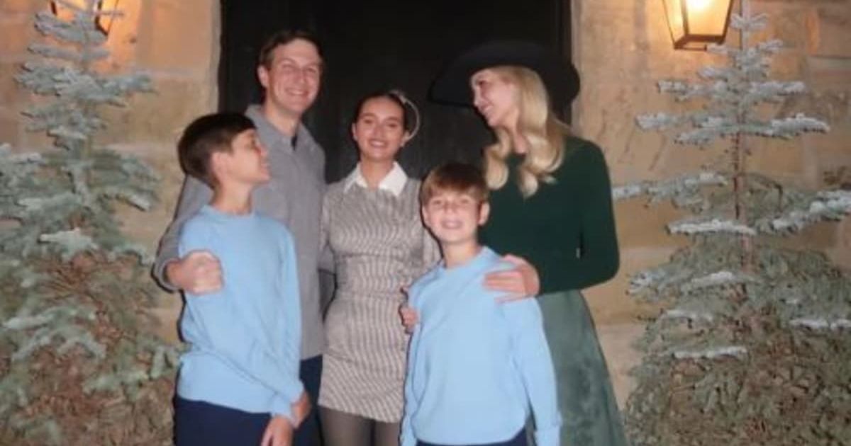 Ivanka Trump and Jared Kushner posed with their children Arabella, Joseph, and Theo outside their Aspen holiday chalet (@ivankatrump/Instagram)
