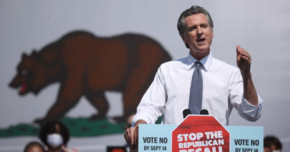 Podcasting emerged as Democrats’ new outreach tool, as officials turned to long-form interviews to bypass legacy press, with figures like Ro Khanna and Gavin Newsom leading the effort (Getty Images)