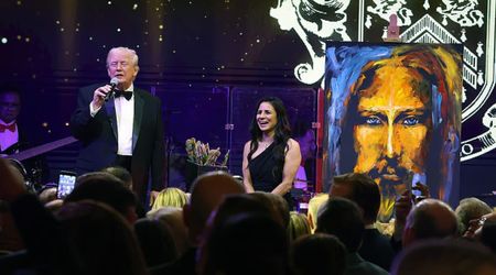 Trump auctions Jesus painting for charity at New Year’s Eve bash: 'I’ll sign it if you give more'