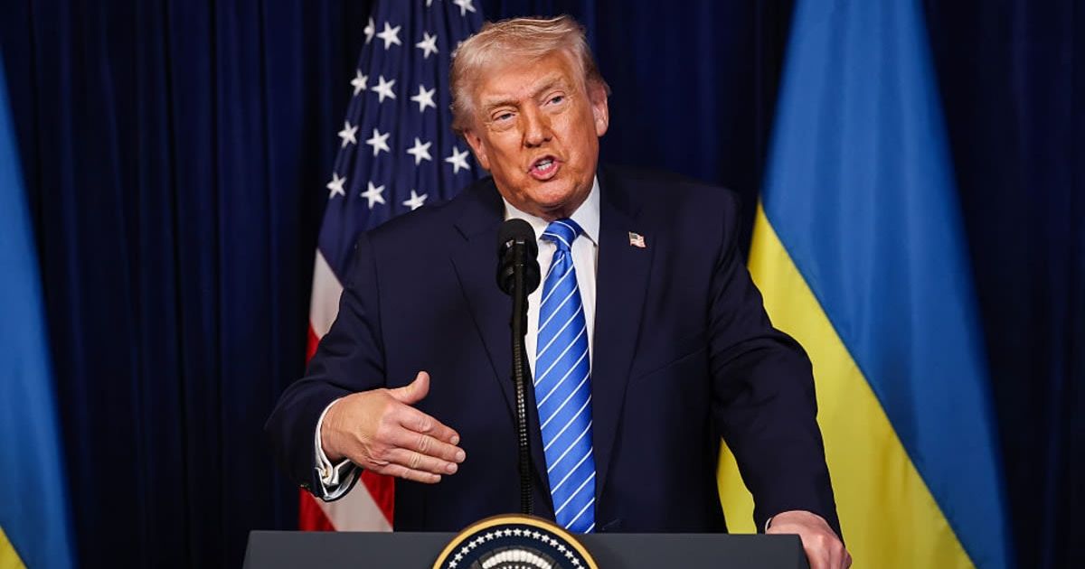 Viral posts claimed Trump pardoned Philip Esformes who stole more than Minnesota Somali fraudsters (Joe Raedle/Getty Images)