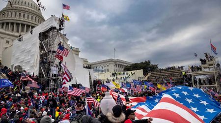 Judge keeps DC pipe bomb suspect in federal custody awaiting trial