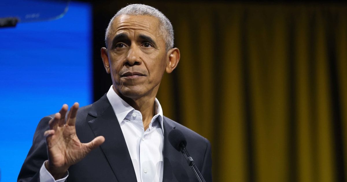 A shirtless photo of former US President Barack Obama has resurfaced online, fueling fresh speculation and debate about its origin and context (Getty Images)