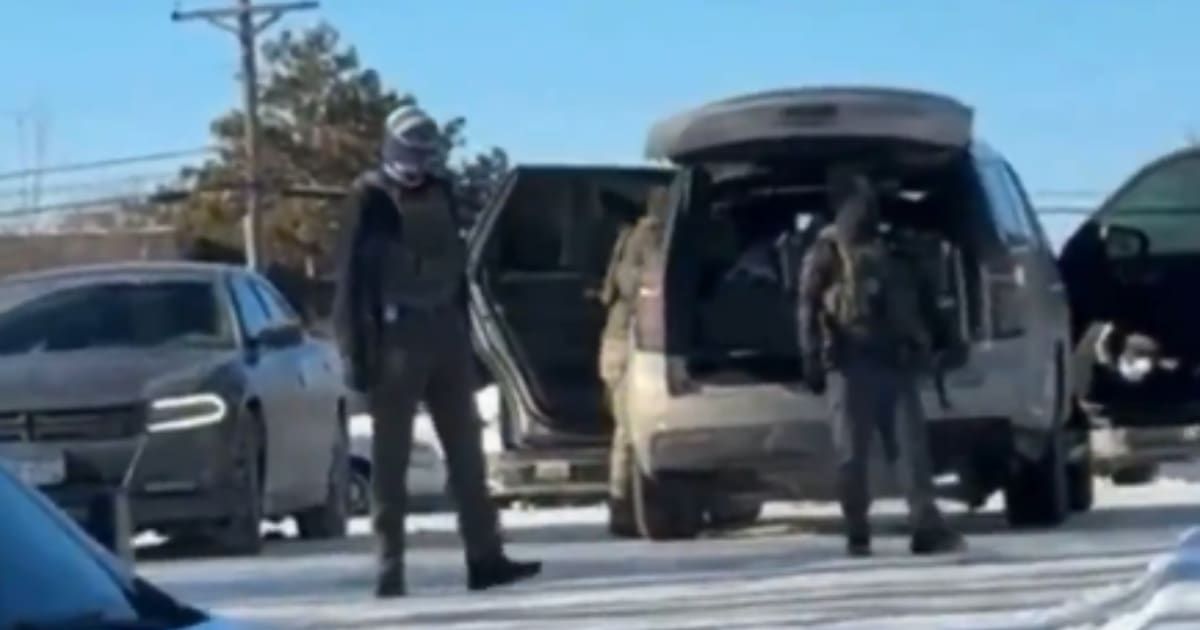 ICE agents started 2026 with their first full-scale raid in a factory in Arden Hills, Minnesota (@KimKatieUSA/X)