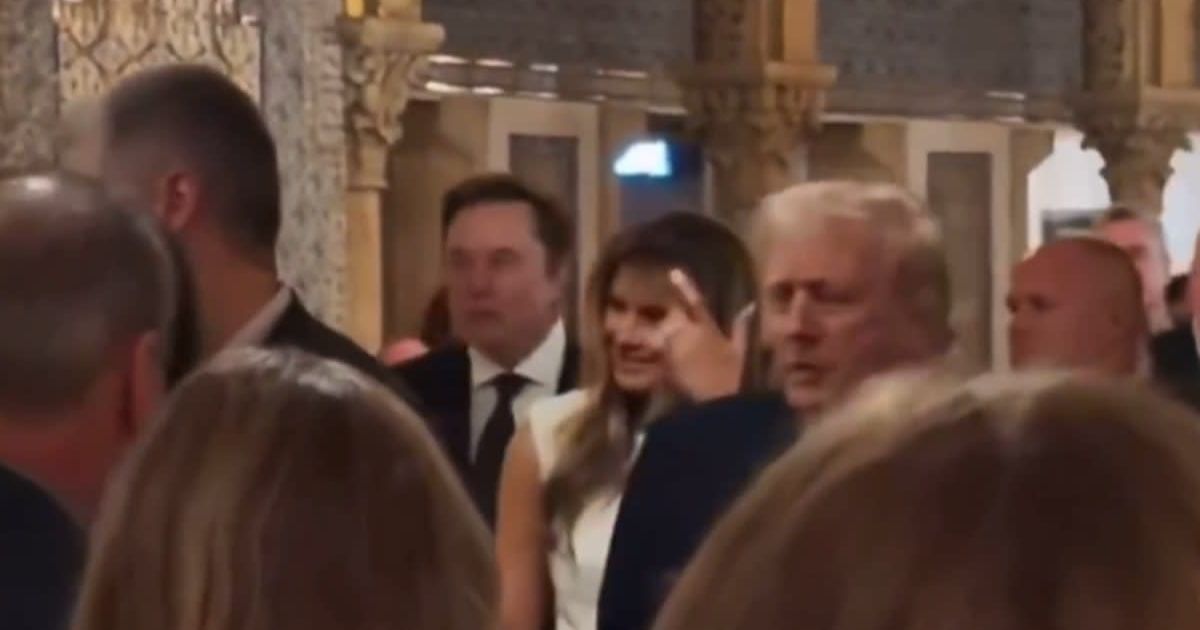 President Donald Trump and Elon Musk were seen together at Mar-a-Lago only hours after the United States launched military strikes against Venezuela (@nicksortor/X)