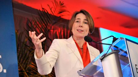 Gov Maura Healey calls on private airlines to halt ICE flights after Minneapolis shooting