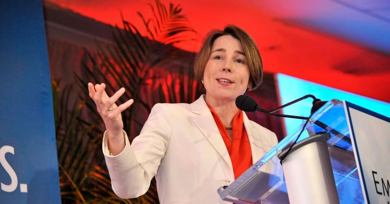 Gov Maura Healey calls on private airlines to halt ICE flights after Minneapolis shooting