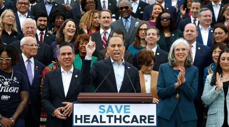House passes 3 year extension of 'Affordable Care Act' tax credits with bipartisan support