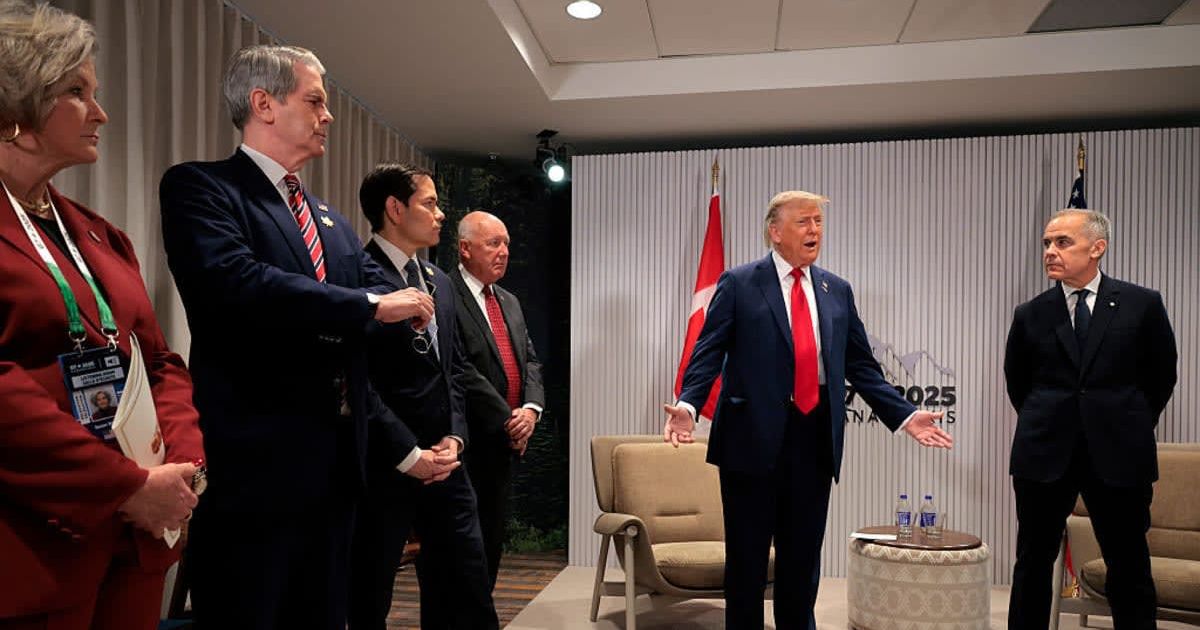 Viral social media posts claim that diplomatic relations between Canada and the US have collapsed following the expulsion of US Ambassador Pete Hoekstra (Chip Somodevilla/Getty Images)