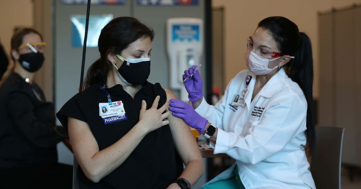 Nurses urged patients to seek care, assuring New Yorkers that hospital visits weren't crossing the strike line (Joe Raedle/Getty Images)