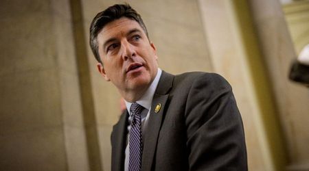 New GOP bill to restrict congressional stock trades by members and relatives