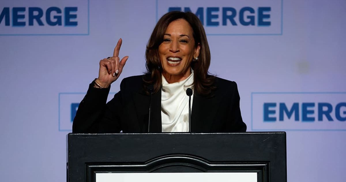Several X users claimed that Kamala Harris bought a $8 million mansion in Malibu (Justin Sullivan/Getty Images)