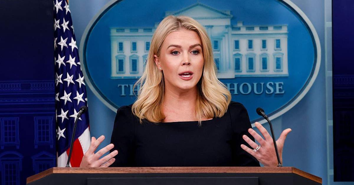 White House Press Secretary Karoline Leavitt clashed with journalist Niall Stanage over an ICE shooting, accusing him of bias after he questioned the agency’s role in Renee Nicole Good's death (Getty Images)