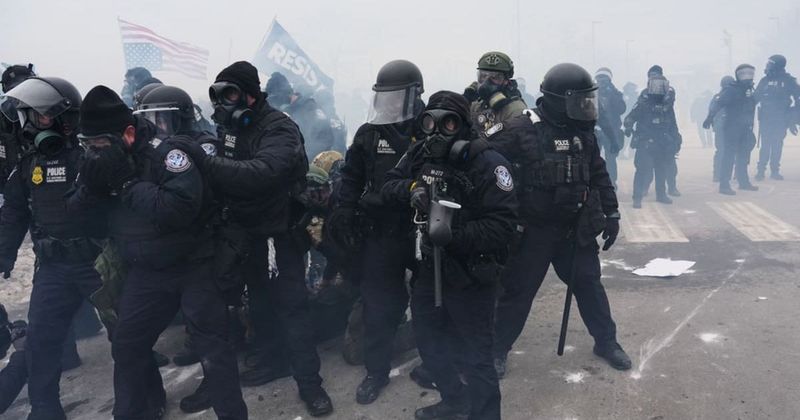 Judge bars detentions, tear gas use against peaceful protesters in Minneapolis immigration operation