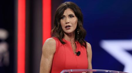 Kristi Noem rebukes CBS anchor for naming ICE agent linked to Renee Good's shooting