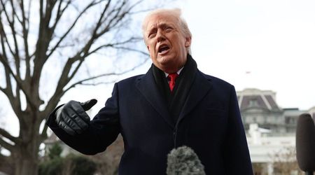 Fact Check: Does opening text message announcing Trump's arrest attack bank account?