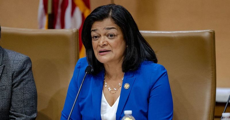Rep Pramila Jayapal blames ICE tactics for violence when pressed on Minnesota church protests