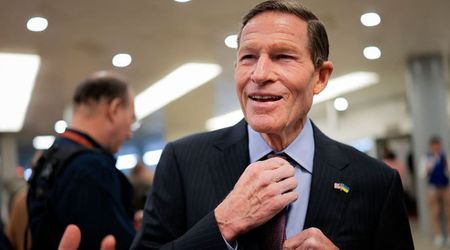 Sen Richard Blumenthal warns ICE warrantless home entry policy should terrify Americans