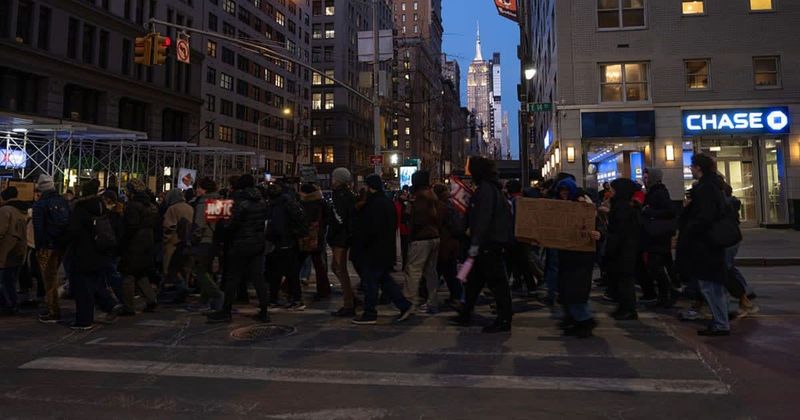 Thousands rally in New York’s Union Square against ICE raids, support Minnesota protests