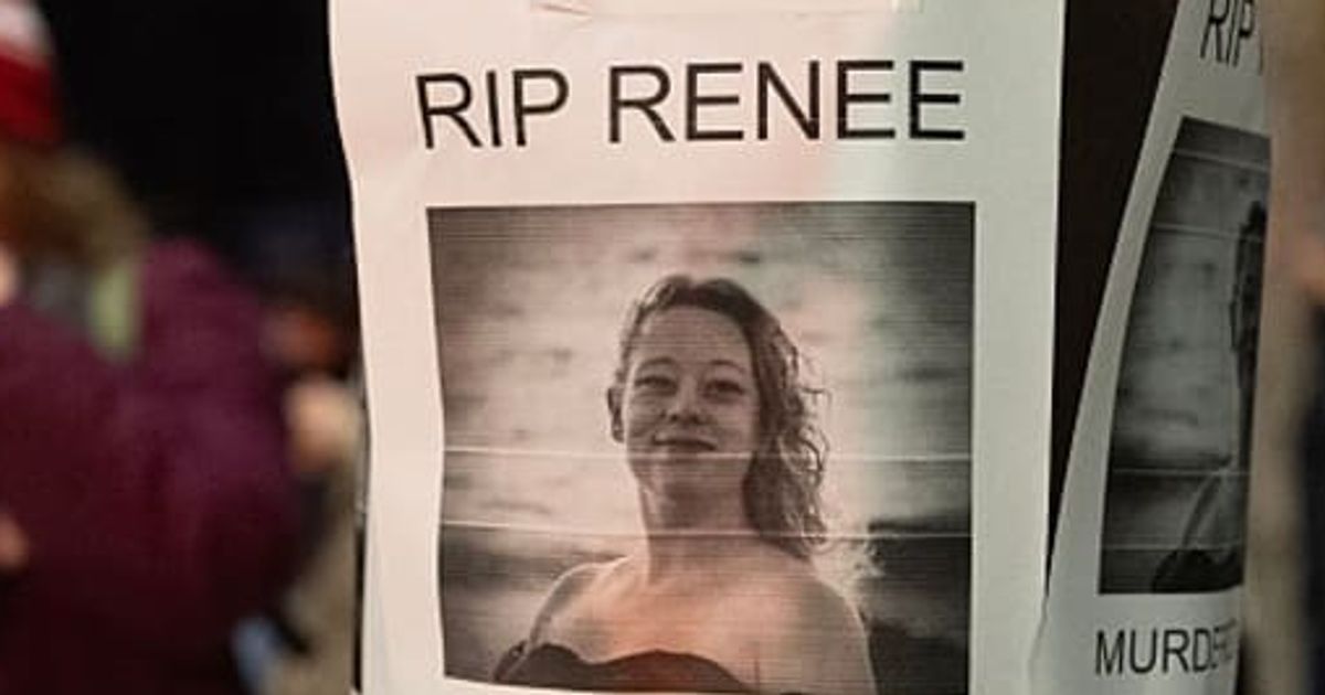 A notice reading 'RIP Renee, murdered by ICE' is seen next to a memorial for Renee Nicole Good on January 07, 2026 in Minneapolis (Scott Olson/Getty Images)